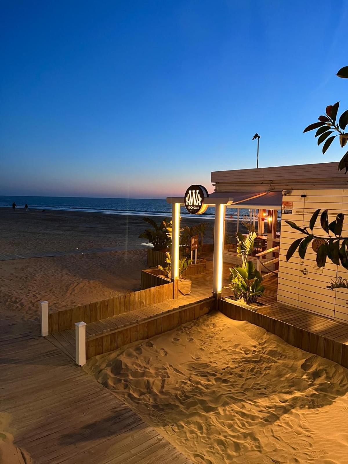 Regla Beach 150 M De La Playa Чипиона Екстериор снимка